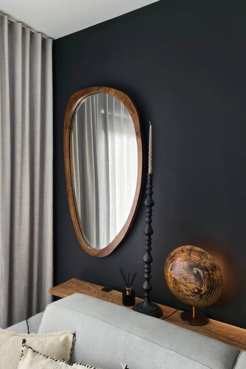 spiegel plecto by boo donkere muur woonkamer woonaccessoires