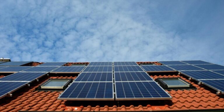 Zonnepanelen op je dak: hier moet je op letten