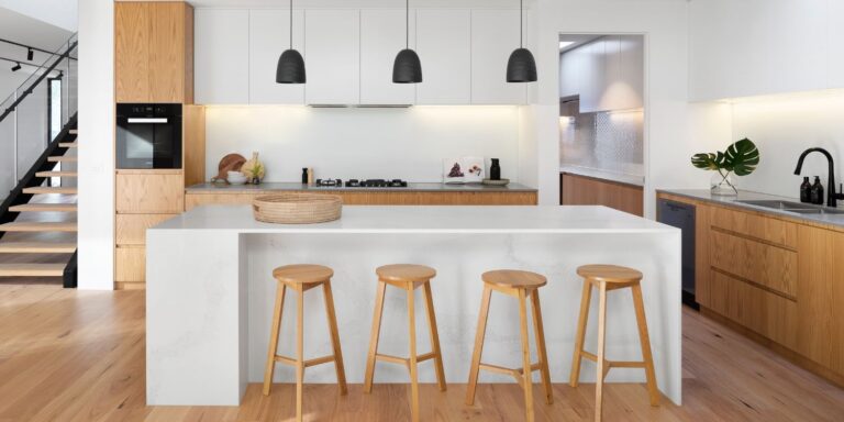 Tijd voor een nieuwe keuken? Dit zijn 4 tips voor een efficiënte keuken transformatie