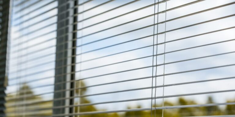 Raamdecoratie zonder te boren: dit zijn de opties