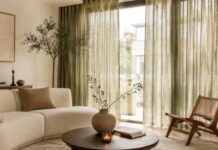 Groene gordijnen: zo combineer je ze in een neutraal interieur groene gordijnen interieurblog