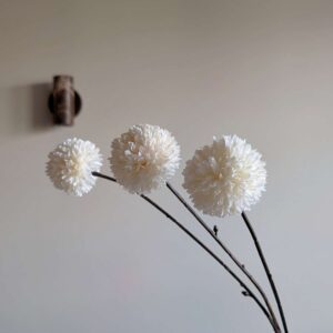 Pompom kunsttak off white | 3 bollen
